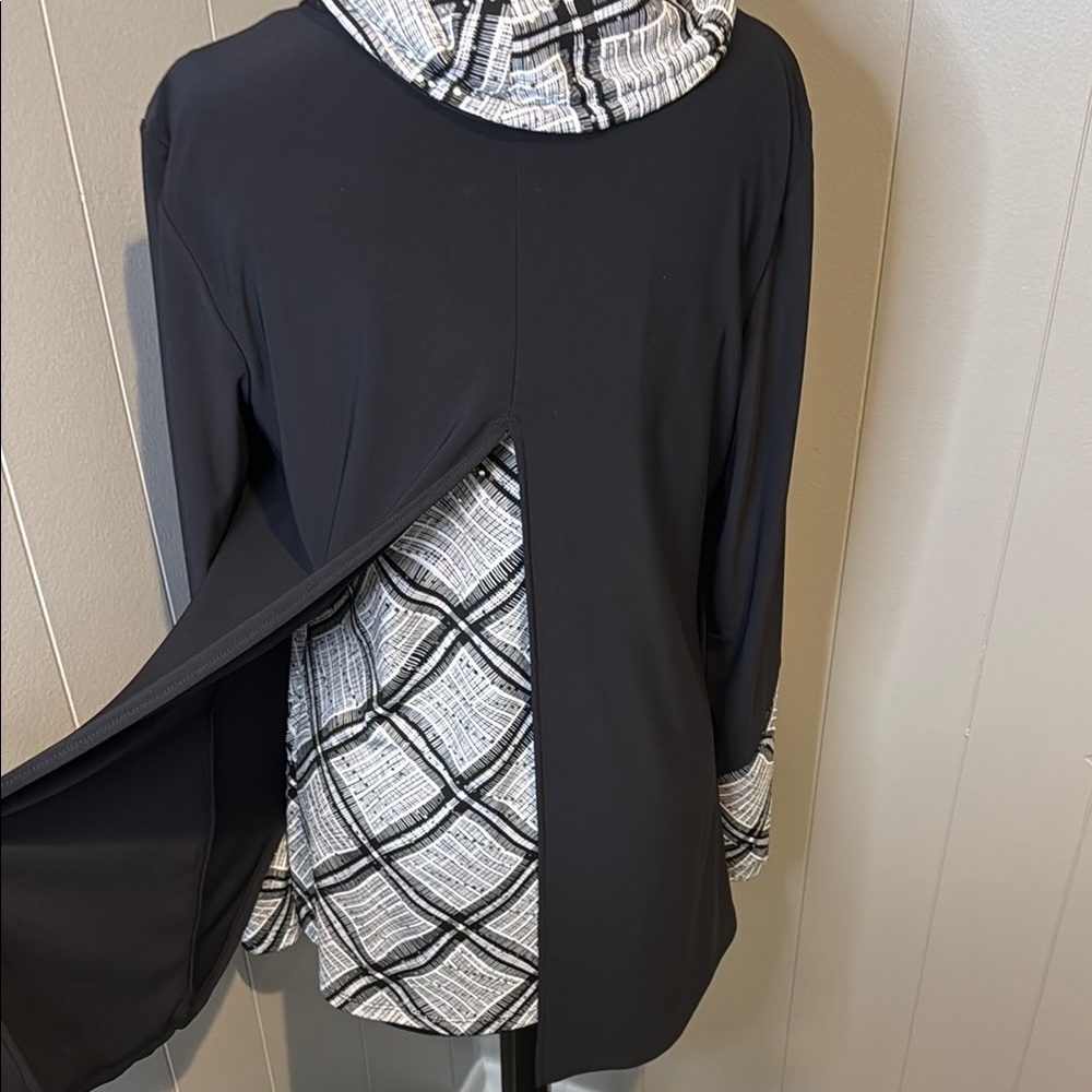Joseph Ribkoff Women’s 10 Black and White Asymmetrical Tunic Cowl Layered - Picture 5 of 7